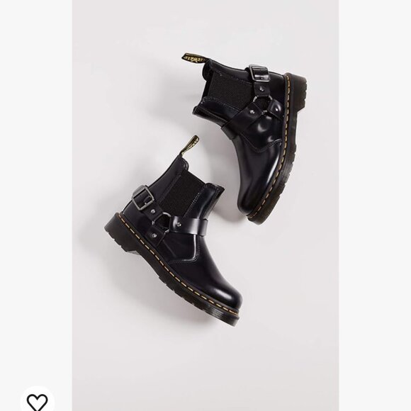 new DR.MARTENS leather wincox harness chelsea boots women’s size 7. Men’s size 6 main image 4